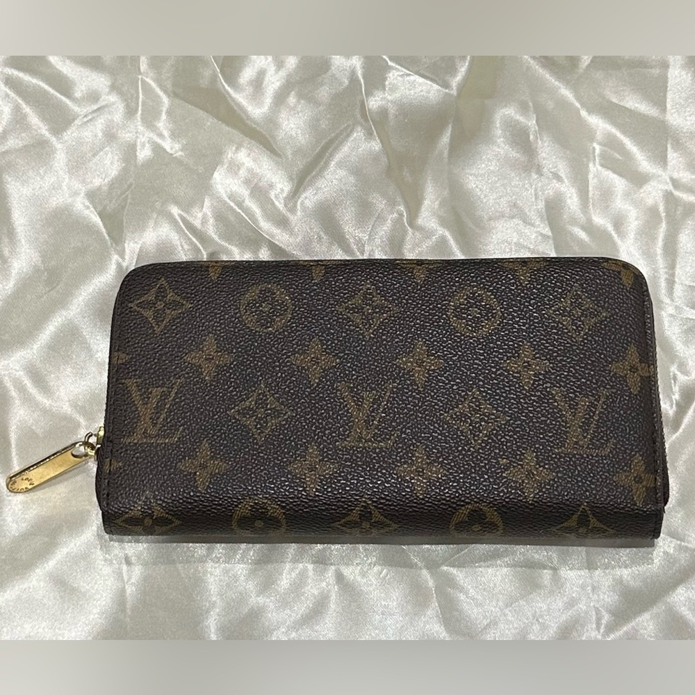 Louis Vuitton Hand Wallet